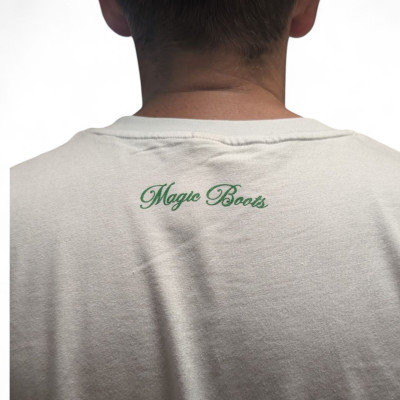 T-shirt - MAGIC BOOTS - Look Around - White
