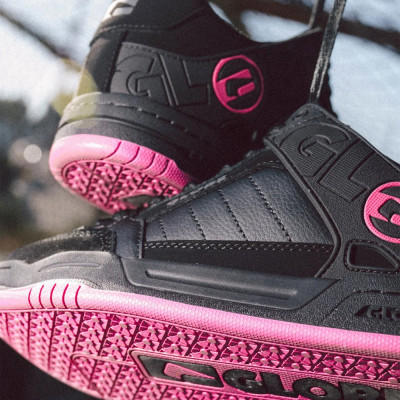 Chaussure Skate - GLOBE Tilt - Black Pink