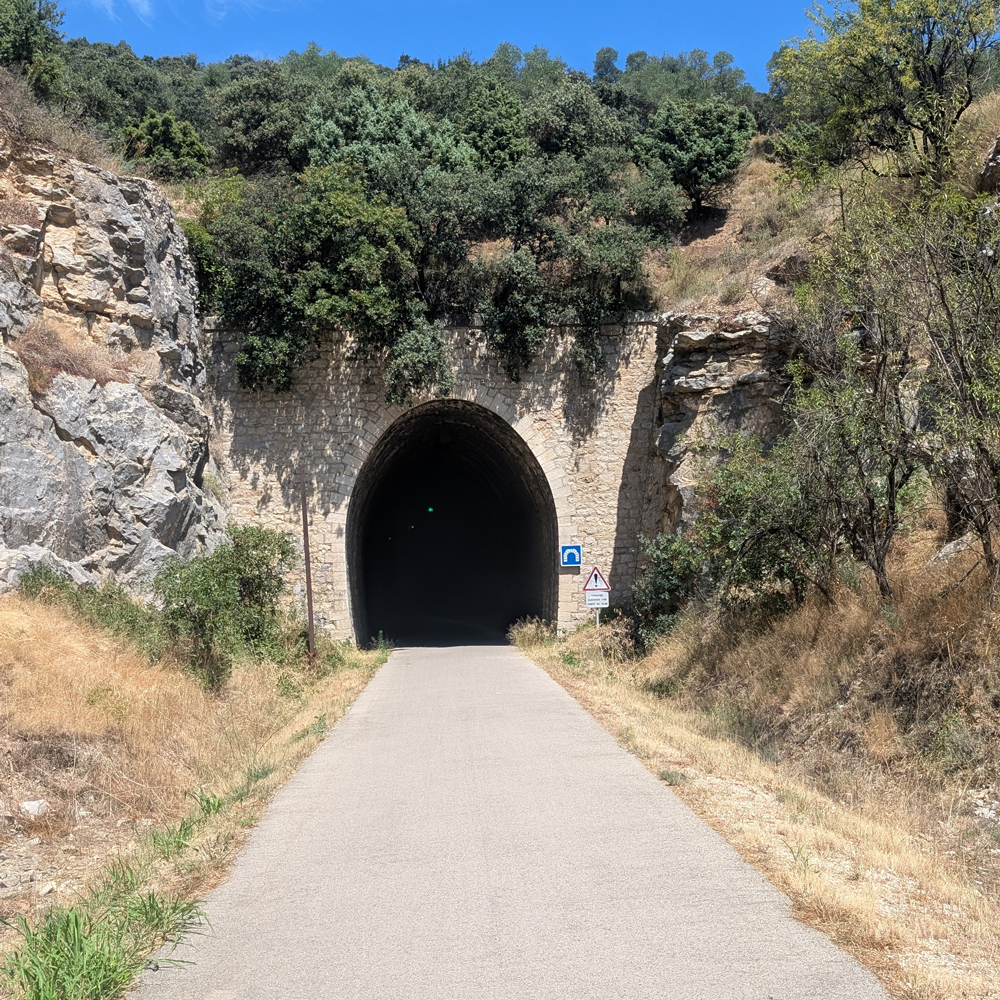 Tunel voie verte beaucaire