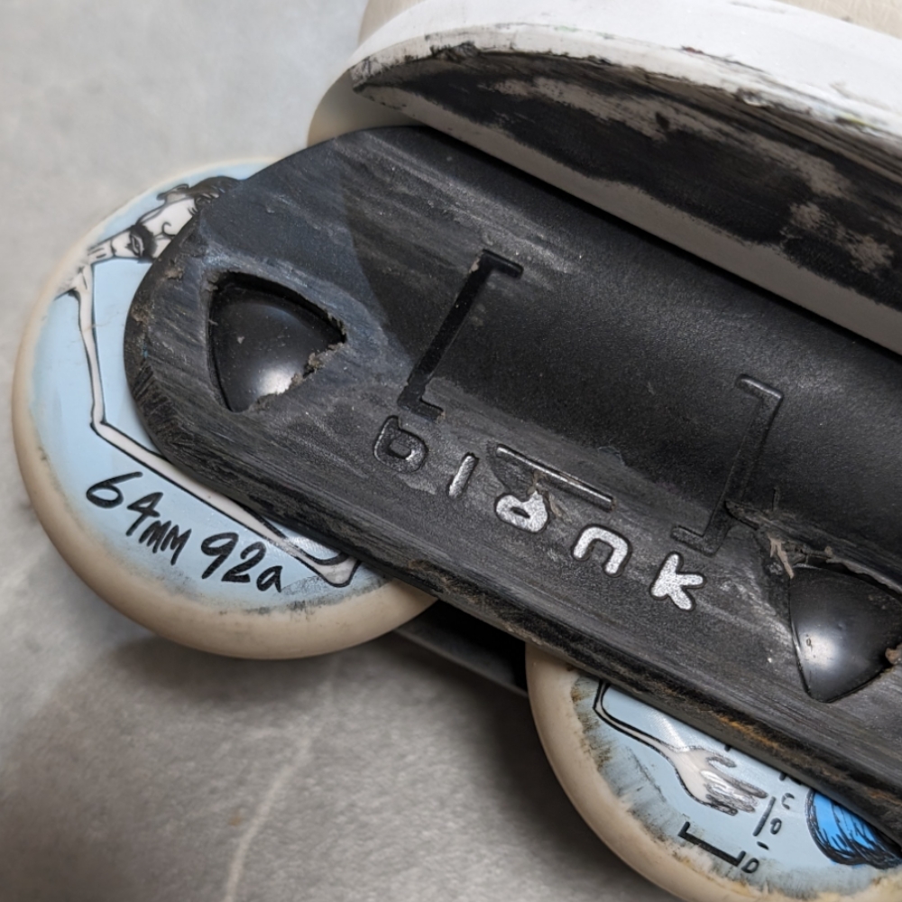 Test des platines Rollerblade Blank TB64 : vitesse, maniabilité et précision en 4x64 mm
